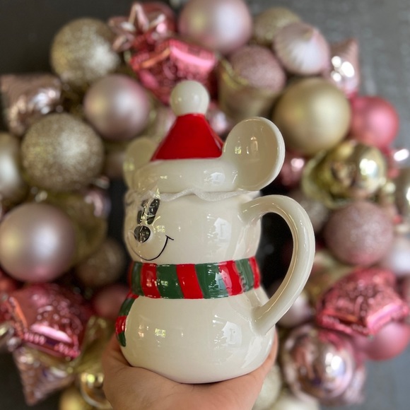 ✨NEW🎁Mickey Mouse Snowman 2022 Christmas Mug with Topper 🐭 - Picture 8 of 8